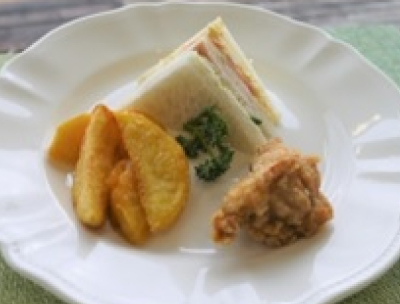 会食付き・ミックスサンドイッチ・から揚げ・ポテトフライ通常800円